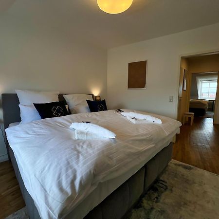 Nr 2 Modernes Apartment In Historischer Marktplatzlage 56 Qm # Cosiness Company 22 Schwerin  Bagian luar foto